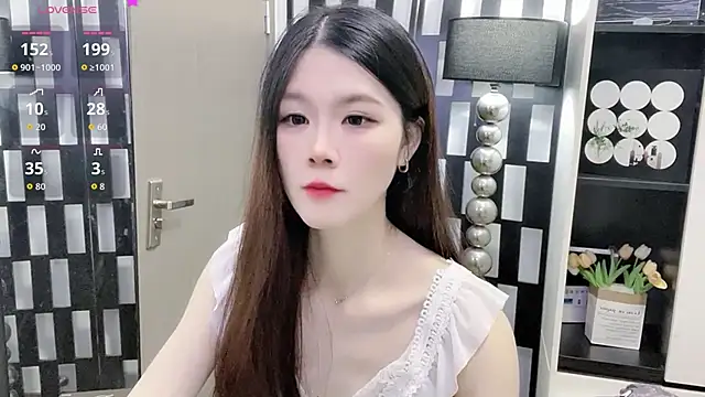 Yueyue-MM online show from 10/22/25, 01:05