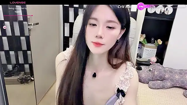 Snapshot of Yueyue-MM chatting on 07/11/26, 01:00 Yueyue-MM online show from 07/11/26, 01:00