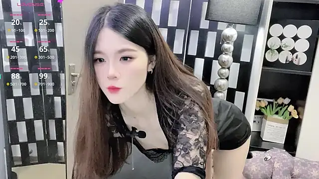 Yueyue-MM online show from 10/10/25, 12:11
