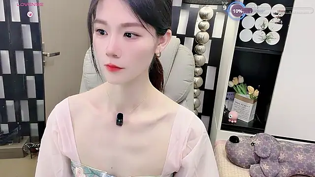 Snapshot of Yueyue-MM chatting on 06/19/26, 02:06 Yueyue-MM online show from 06/19/26, 02:06