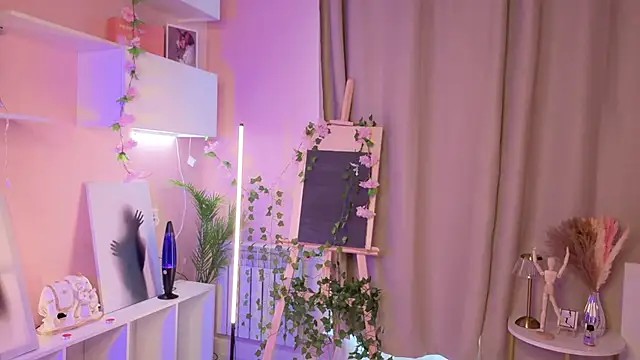 ElfredaTupy online show from 10/22/25, 06:13