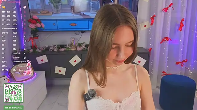 ElfredaTupy online show from 03/08/26, 02:04