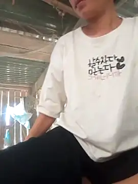 Snapshot of simi-lucy chatting on 11/15/25, 06:50 simi-lucy online show from 11/15/25, 06:50