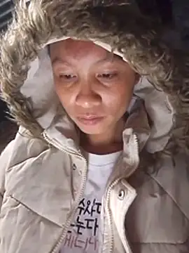 simi-lucy online show from 11/22/25, 12:54