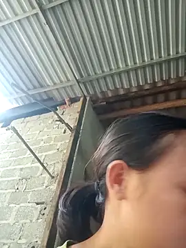 Snapshot of simi-lucy chatting on 09/21/25, 01:11 simi-lucy online show from 09/21/25, 01:11