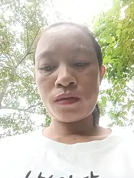 Snapshot of simi-lucy chatting on 10/01/25, 01:22 simi-lucy online show from 10/01/25, 01:22