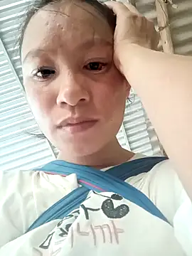 Snapshot of simi-lucy chatting on 09/20/25, 04:28 simi-lucy online show from 09/20/25, 04:28