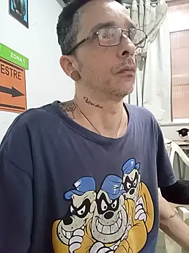 dinho carioca online show from 10/31/25, 04:14