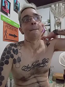 dinho carioca online show from 02/06/26, 03:41