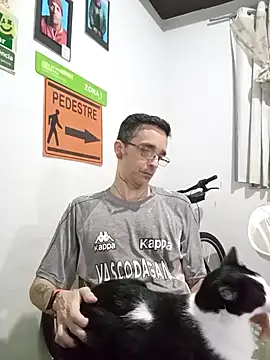 dinho carioca online show from 11/05/25, 02:03