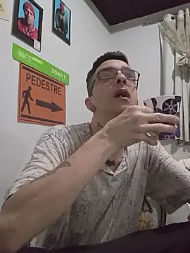 dinho carioca online show from 11/28/25, 09:20