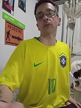 dinho carioca online show from 12/04/25, 04:33