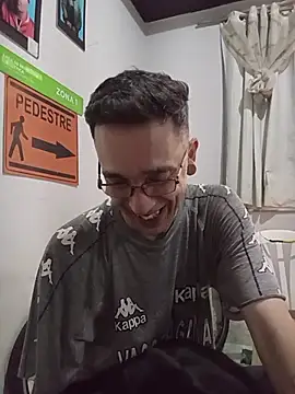 dinho carioca online show from 11/12/25, 01:48