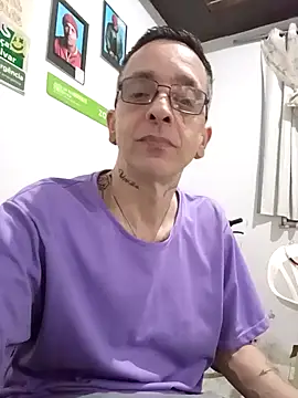 dinho carioca online show from 09/28/25, 02:40