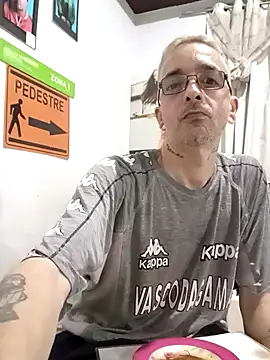 dinho carioca online show from 03/11/26, 08:30