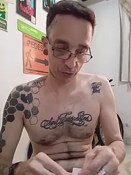 dinho carioca online show from 12/16/25, 02:54