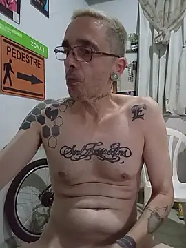 dinho carioca online show from 03/17/26, 01:19