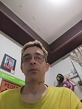 dinho carioca online show from 06/14/26, 03:24