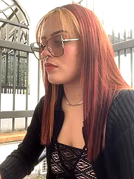 Laila Pink online show from 10/28/25, 04:17