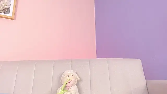 lourdes moon22 online show from 10/23/25, 01:21