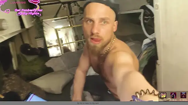 JuliCarl online show from 04/15/26, 09:48