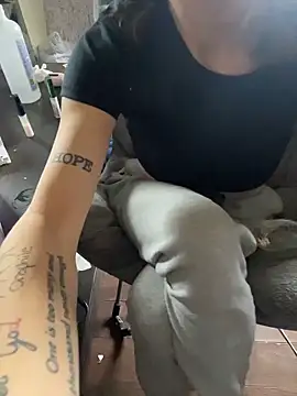 d3luluxx online show from 11/15/25, 08:35