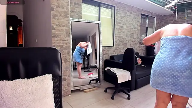  SARAI DUPONT online show from 04/12/26, 10:13