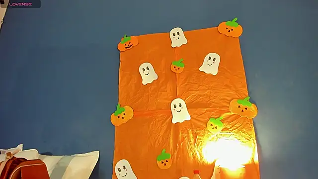 Grettel w online show from 10/24/25, 07:24