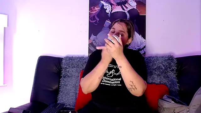 LAHILA COOPERR online show from 11/20/25, 12:17