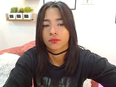 Snapshot of Aliciacute__ chatting on 10/04/25, 07:26 Aliciacute online show from 10/04/25, 07:26
