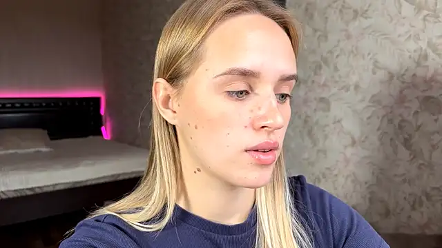 ElisabetLorney online show from 10/21/25, 07:52