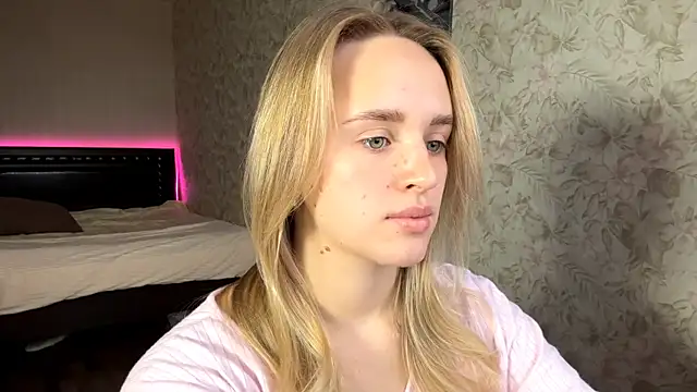 ElisabetLorney online show from 11/21/25, 08:13