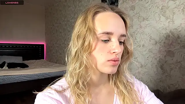 ElisabetLorney online show from 11/14/25, 08:07