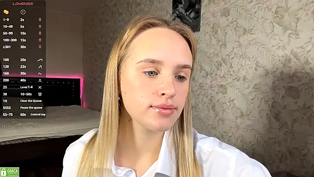 ElisabetLorney online show from 10/31/25, 08:11