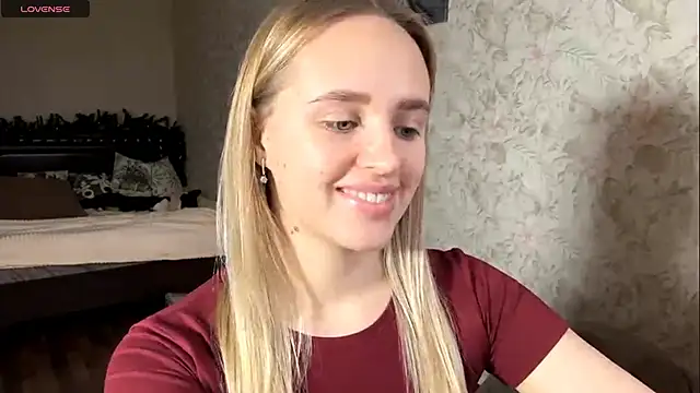 ElisabetLorney online show from 12/05/25, 08:24