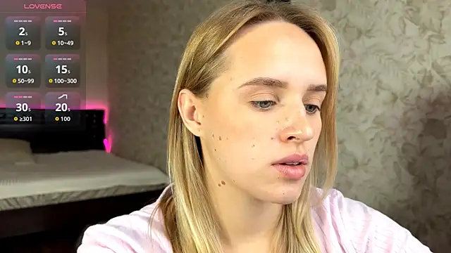 Snapshot of ElisabetLorney chatting on 10/20/25, 08:15 ElisabetLorney online show from 10/20/25, 08:15