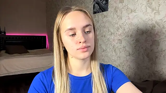 ElisabetLorney online show from 11/18/25, 08:06