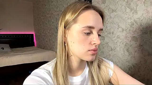 ElisabetLorney online show from 11/25/25, 08:03