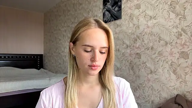 Snapshot of ElisabetLorney chatting on 09/12/25, 08:03 ElisabetLorney online show from 09/12/25, 08:03