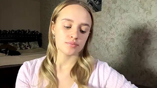 ElisabetLorney online show from 12/03/25, 08:03