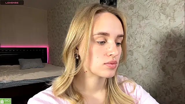 ElisabetLorney online show from 11/10/25, 08:08