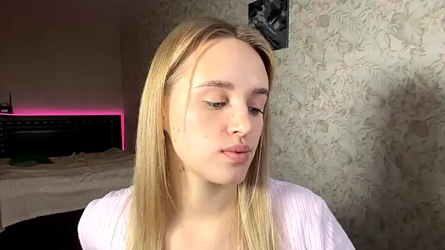 ElisabetLorney online show from 11/17/25, 08:18