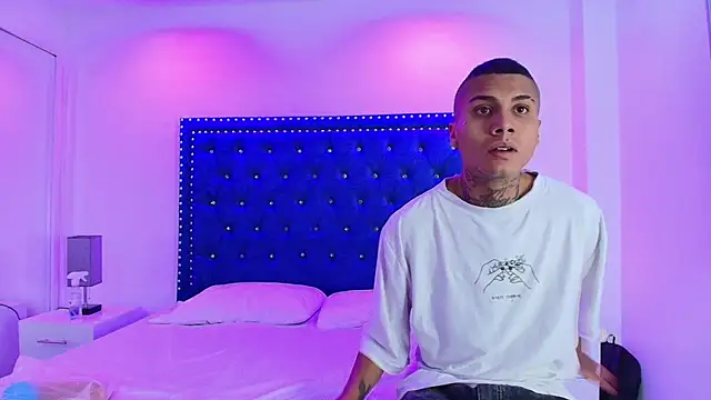 Damian and roxanne online show from 11/30/25, 12:39