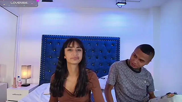 Snapshot of Damian_and_roxanne chatting on 06/03/26, 12:50 Damian and roxanne online show from 06/03/26, 12:50