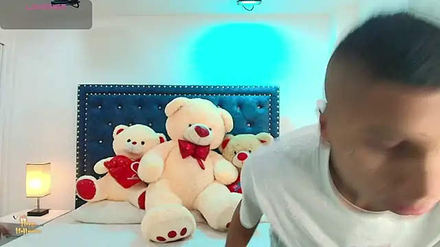 Damian and roxanne online show from 10/19/25, 12:30