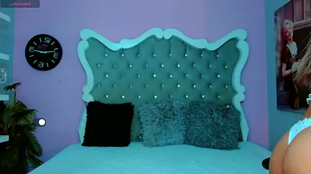 Honey Moontsts online show from 03/22/26, 11:56