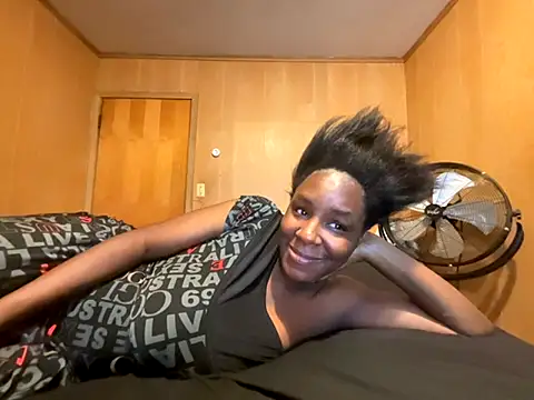 saltlightEmber online show from 11/09/25, 02:59