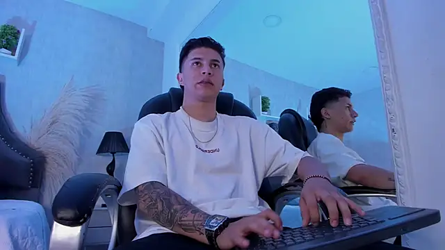 liaamsmiith  online show from 01/09/26, 12:23