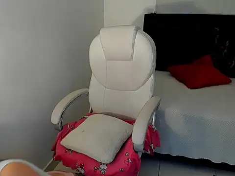 Zulema R1 online show from 11/29/25, 03:06