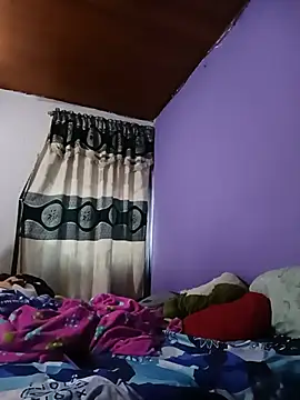 Snapshot of Zulema_R1 chatting on 06/18/26, 10:59 Zulema R1 online show from 06/18/26, 10:59